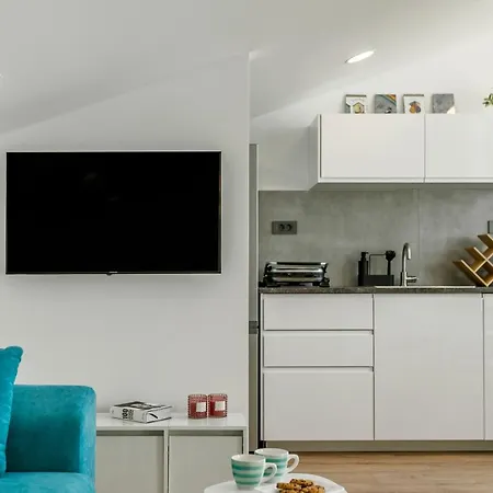 Abi Attic Lägenhet Šibenik