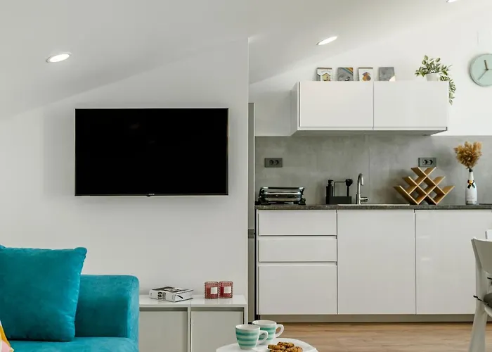 Abi Attic Apartment Sibenik