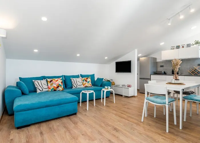 Abi Attic Apartman *