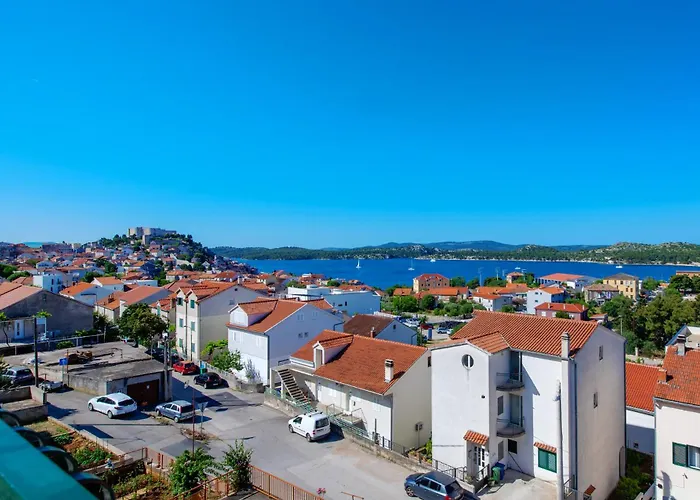 Abi Attic Apartman *